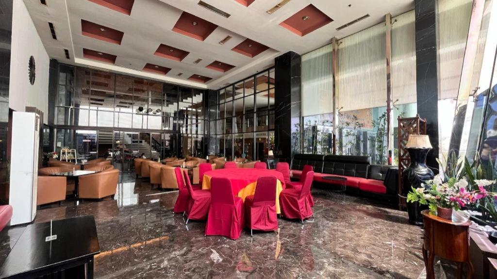 Grand Antares Hotel Медан Экстерьер фото