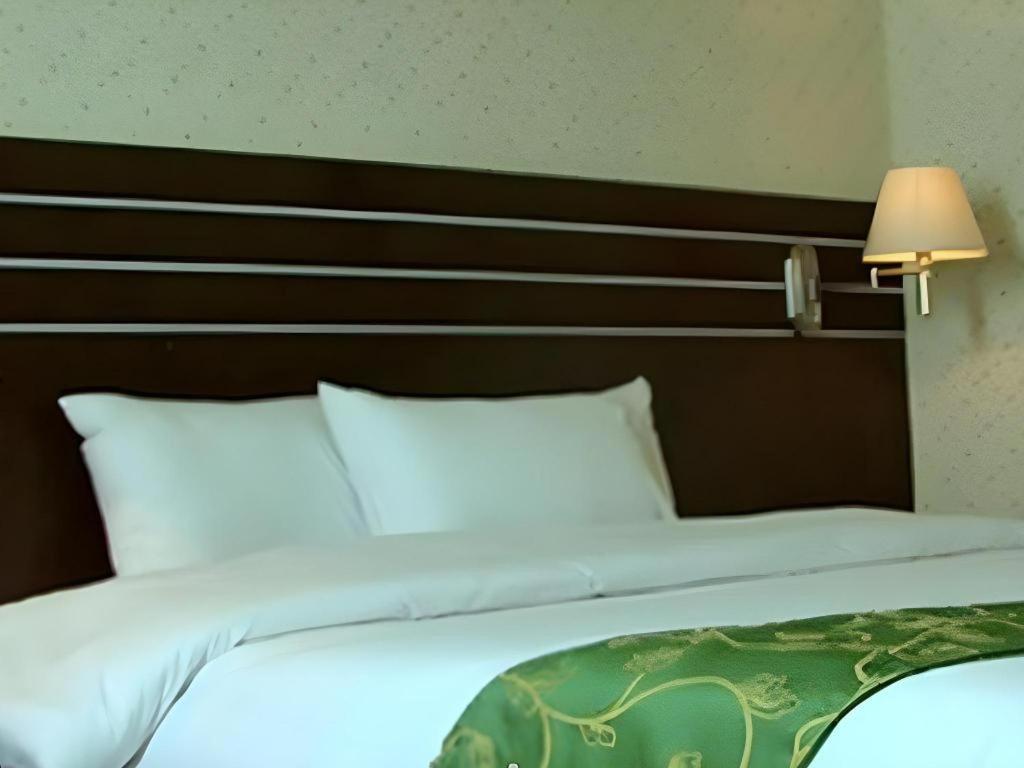 Grand Antares Hotel Медан Экстерьер фото