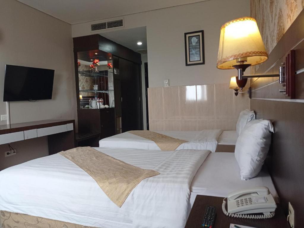 Grand Antares Hotel Медан Экстерьер фото