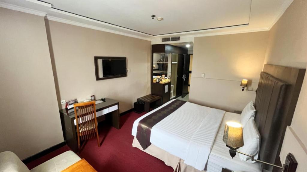 Grand Antares Hotel Медан Экстерьер фото