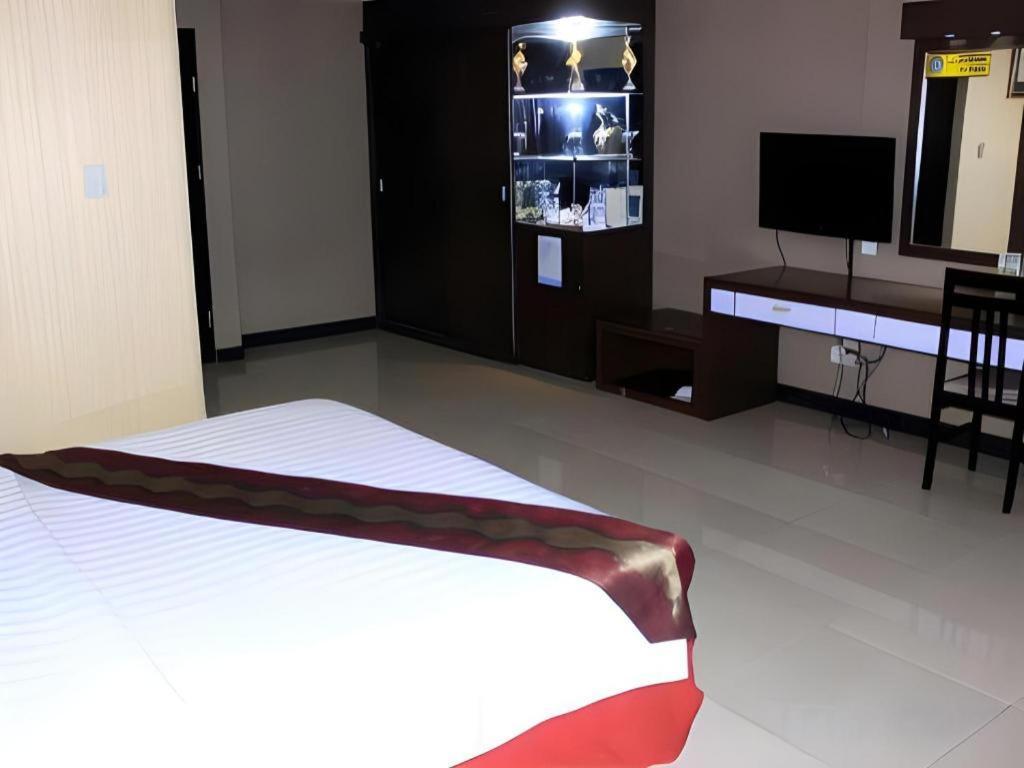Grand Antares Hotel Медан Экстерьер фото