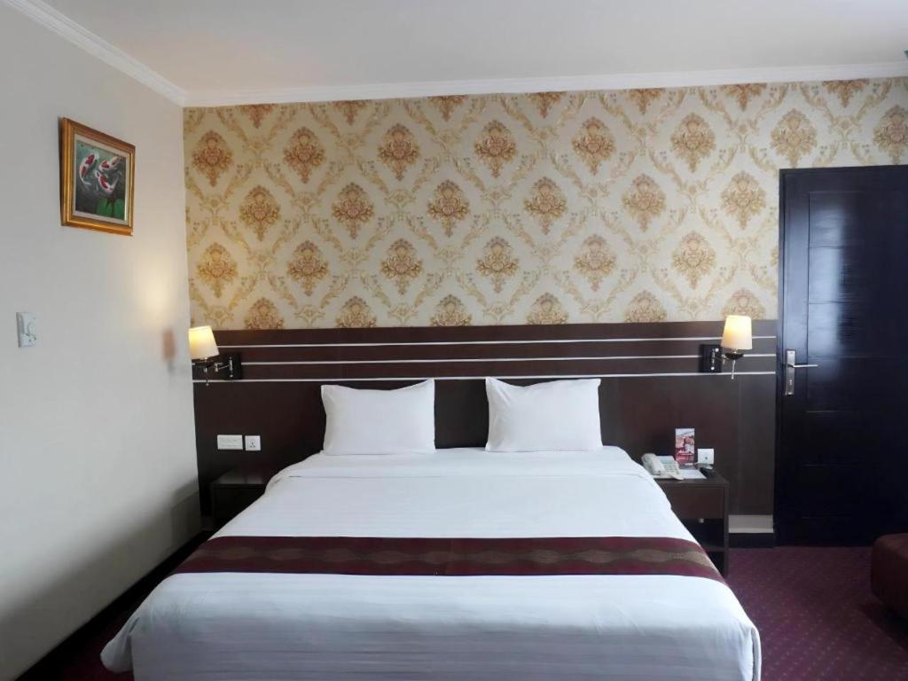 Grand Antares Hotel Медан Экстерьер фото