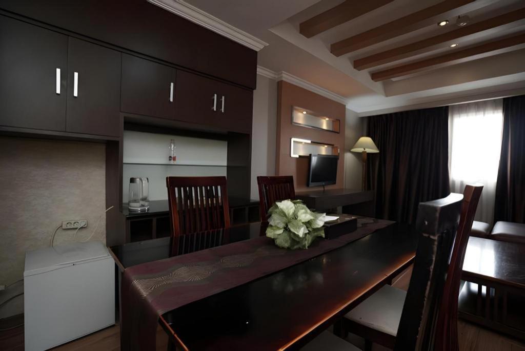 Grand Antares Hotel Медан Экстерьер фото