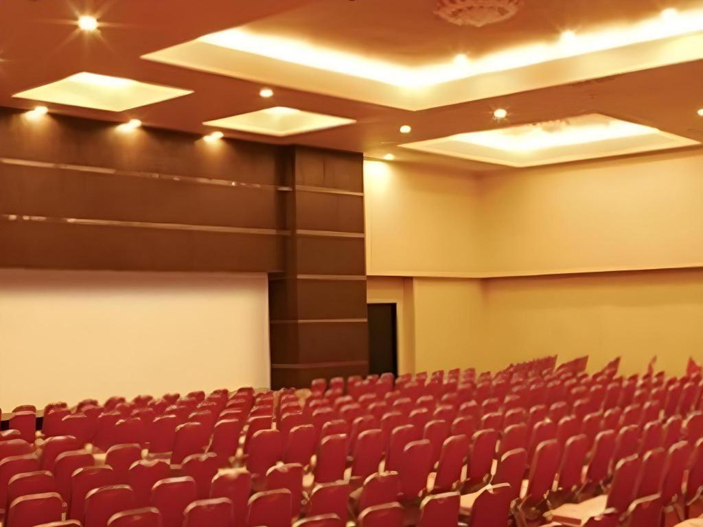Grand Antares Hotel Медан Экстерьер фото