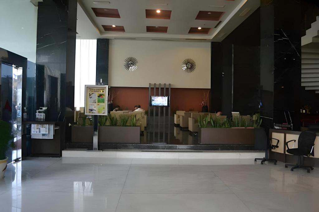 Grand Antares Hotel Медан Экстерьер фото