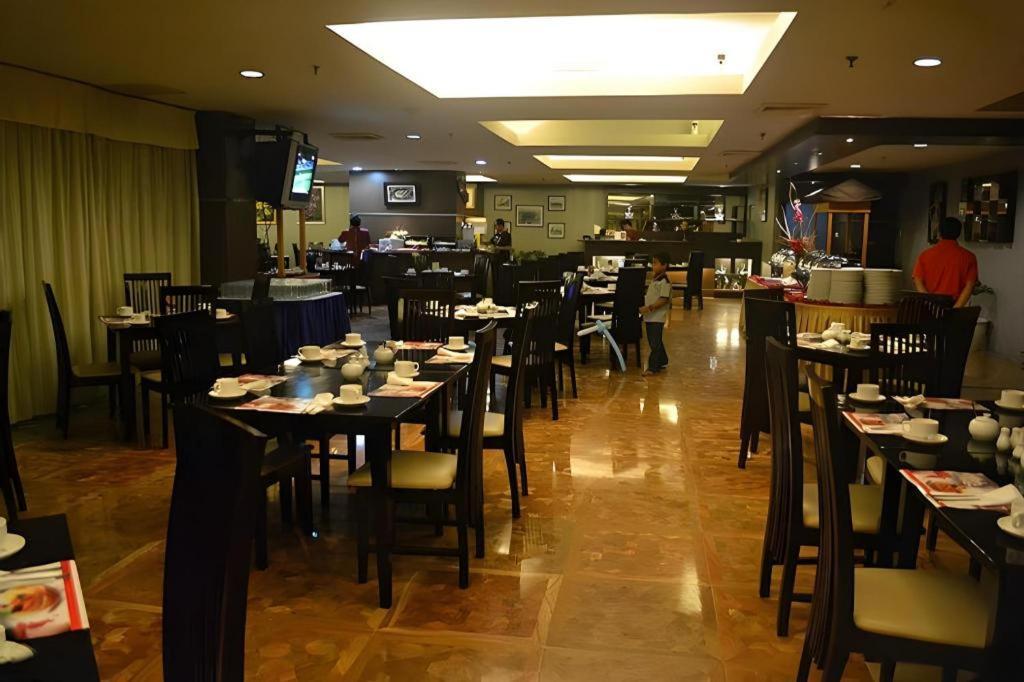 Grand Antares Hotel Медан Экстерьер фото