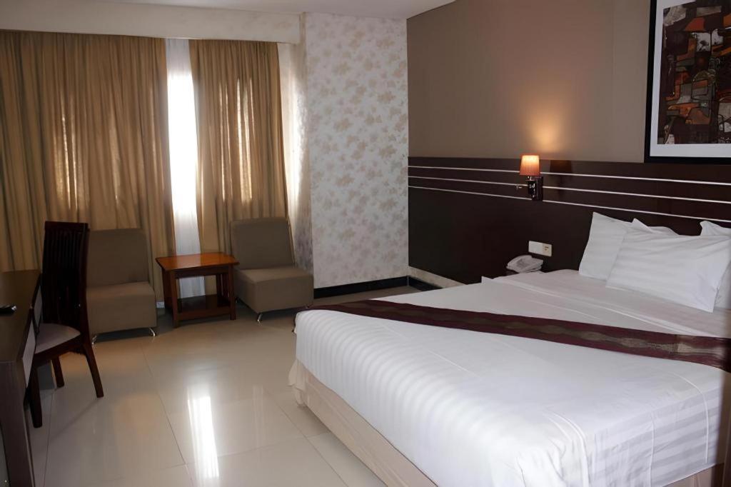 Grand Antares Hotel Медан Экстерьер фото